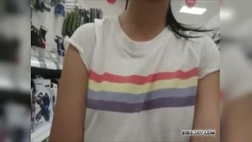 这习惯怎么戒不掉 大胆强国妹就是要在商店露出“这白嫩布丁”又棉又软Q