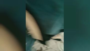 《户外各种搭讪》天气不错小斌哥小区游乐设施搭讪个零零后大奶美眉到家里草到她淫水四溅第02集