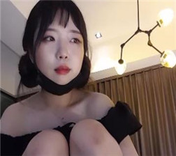 在浴室洗澡自慰的感觉 flv