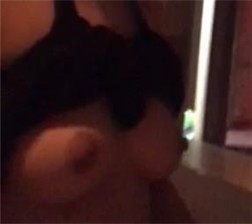 女友上位骑坐舒服的浪叫 mp4