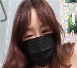 美女浴室洗澡自慰直播 mp4