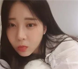 睡不着的女校花起来自慰1 mkv