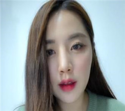 绿色毛衣低胸小姐姐1 mp4