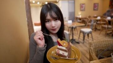 FC2PPV2875148 淫荡骚妹被按摩棒震得酥麻无比骚叫不断被小哥勐内射