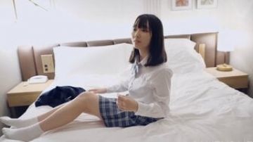 FC2PPV2864440 18岁纯情美少女初次被按摩棒震得骚气呻吟