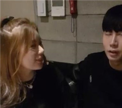 跟女友开房搞暧昧3