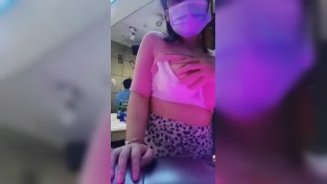 泡泡老师特选精彩直播KTV啪啪六月十五号