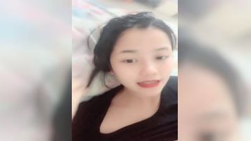 【景黎老师】，西安28岁新婚小少妇，家中深夜发骚，这对大白兔满分，小骚逼很少用还挺粉