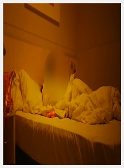 露脸宾馆约战美容院小老板娘性感黑丝配粉红色薄纱情...