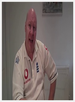 这个可爱的秃头家伙