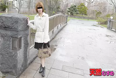 071915-01 中出可爱妹妹佐佐木爱美