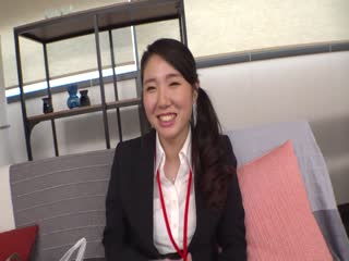 マジ软派、初撮。 1664 バツイチで彼氏なし！熟れ始めたカラダを持て余した妙齢の美女をナンパ！久しぶりのSEXにオマ●コからはマン汁と潮が溢れ出る！クールな装いはどこへやら…その乱れっぷりにギャップ萌え！