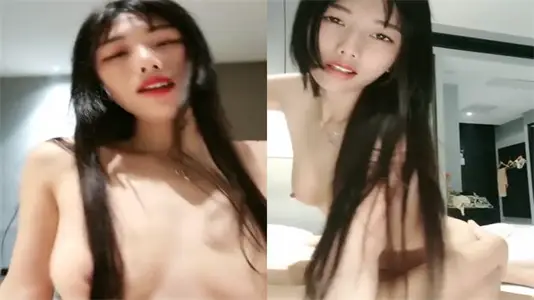 高跟白丝巨乳骚货自慰卖弄风骚，骑乘上位榨干狼友精液