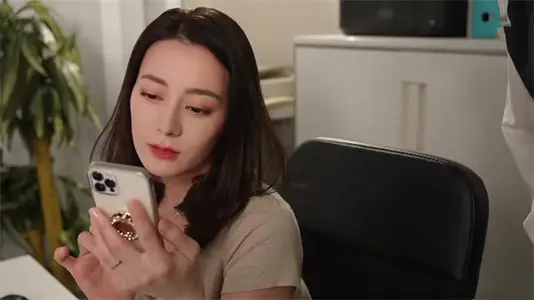 骚浪女上司迪丽热巴的办公室激情诱惑