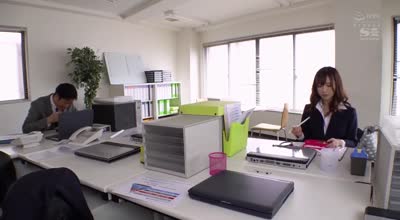 ssni-605我出差的几天内我最爱的女友天使萌居然和上司没日没夜疯狂做爱还拍了一大堆视频