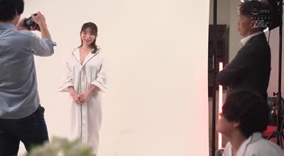 FPRE-149 结婚5年目！失禁ヌードモデルNTR 上司に爆乳ボデイを喰われ悦ぶ妻の冲撃浮気映像 宝田もなみ